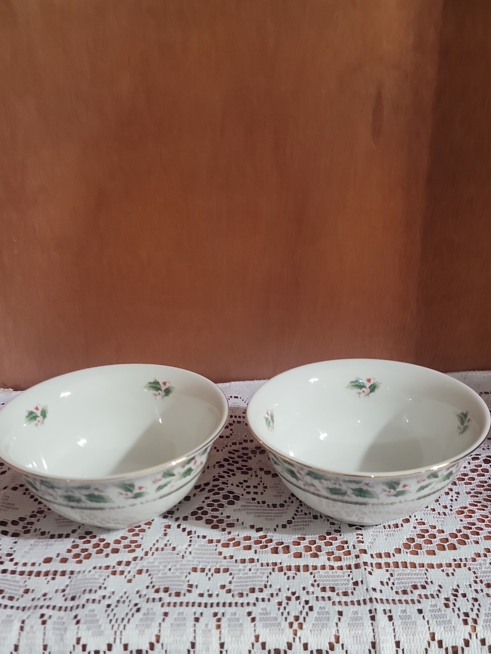 Royal Limited Cereal Bowls with Green Floral Motif (Set of 2)